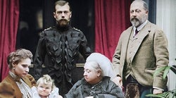 Η φωτογράφος που αποκαλύπτει τα «κρυμμένα χρώματα» της Ιστορίας