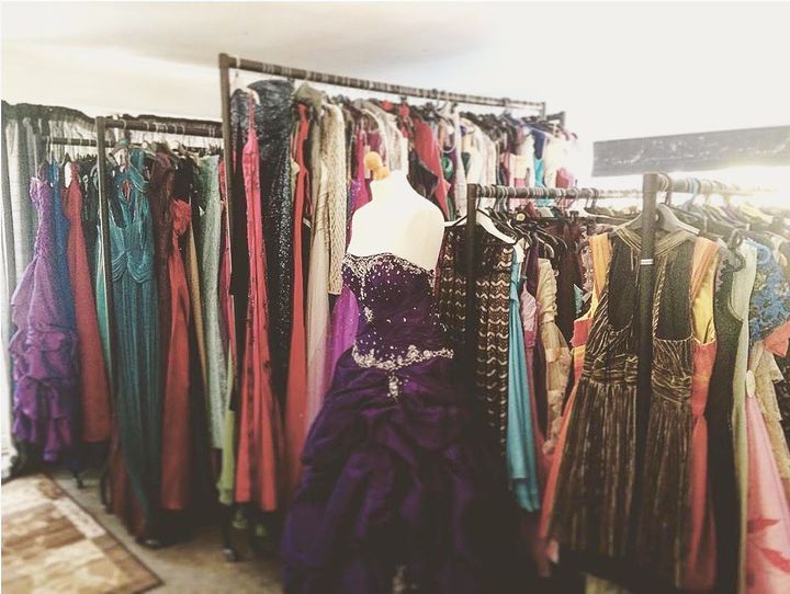 Meet The 24-Year-Old Helping Less Fortunate Young People Dress For Prom ...