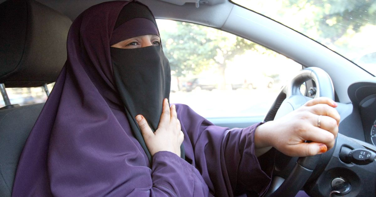 Женщины Саудовской Аравии в никабе