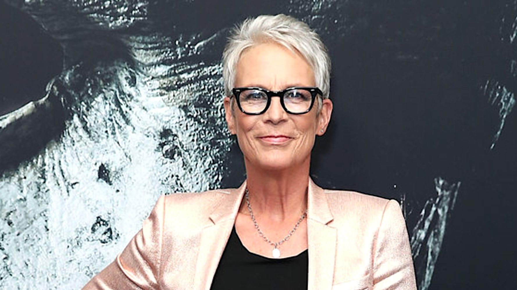 Jamie Lee Curtis Warns Trump Praising Dj You And I Are Coming To Blows Huffpost