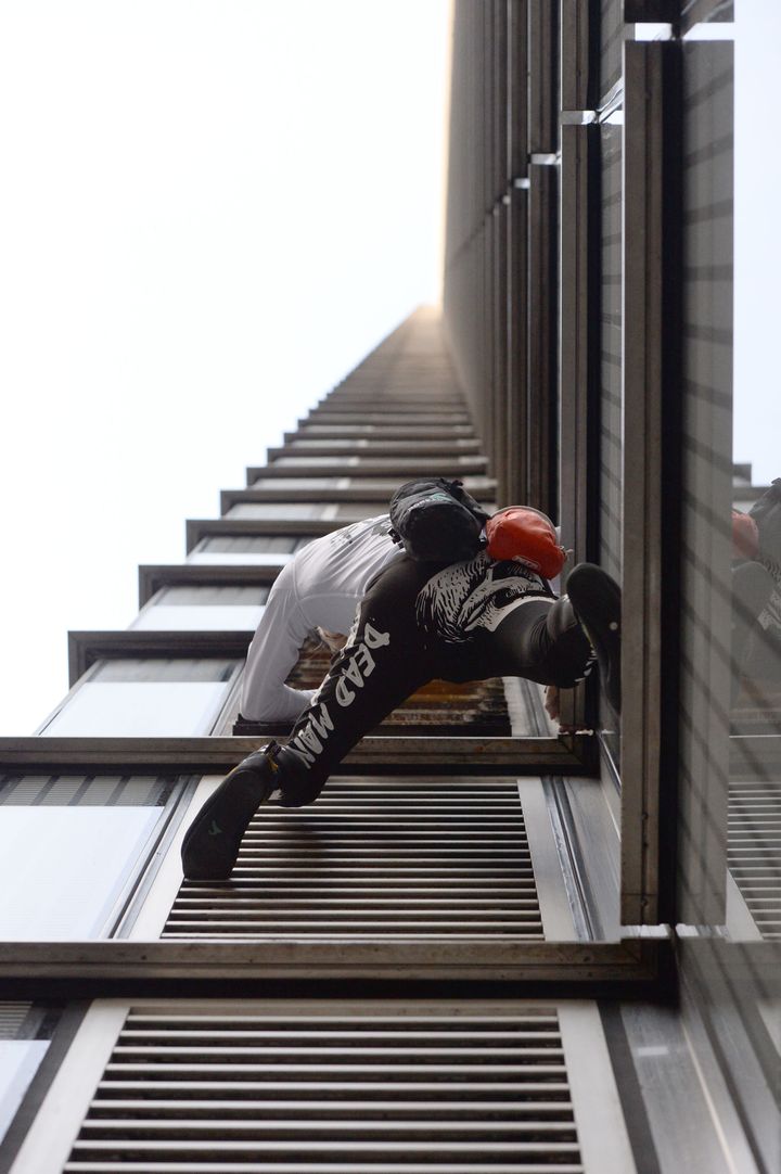 French Spiderman Alain Robert Is Illegally Climbing London's Heron Tower |  HuffPost UK News