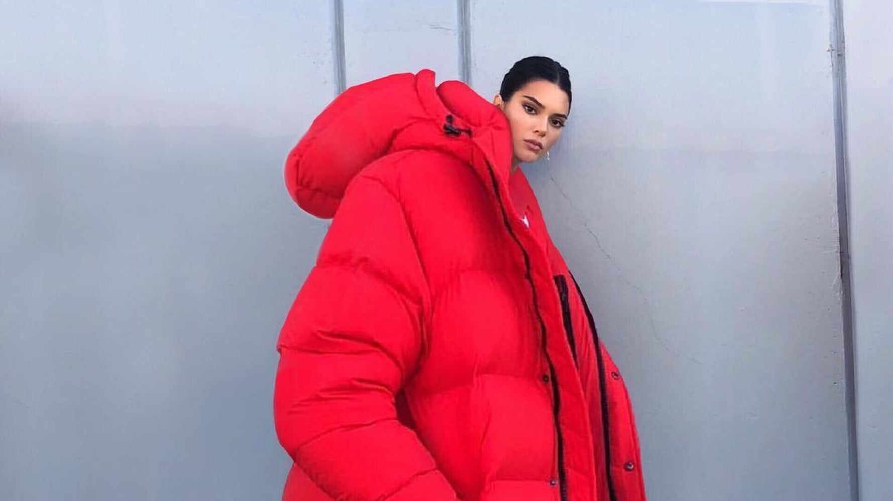 Kendall Jenner In A Giant Coat Has Become The First Meme Of Winter