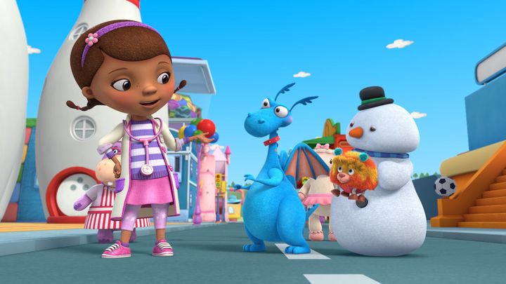 The Peabody Award-winning show "Doc McStuffins" premiered its fifth season on Friday. HuffPost spoke to Chris Nee, the creator of the show, and other children's media experts to figure out what makes a kids' TV show "good."