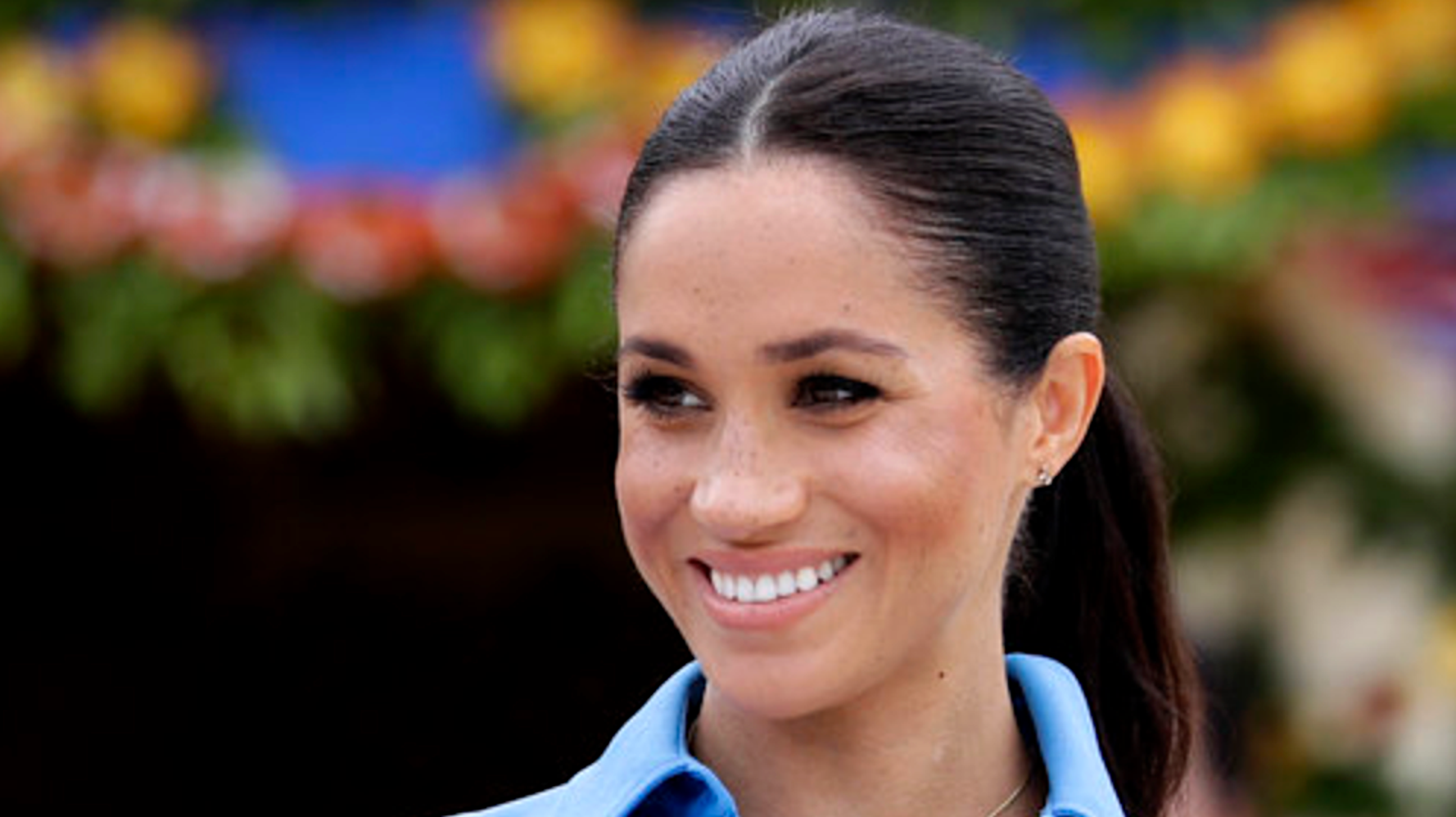 Meghan Markle Laughs To Tears At Tongan Choir's Mosquito Song(00)