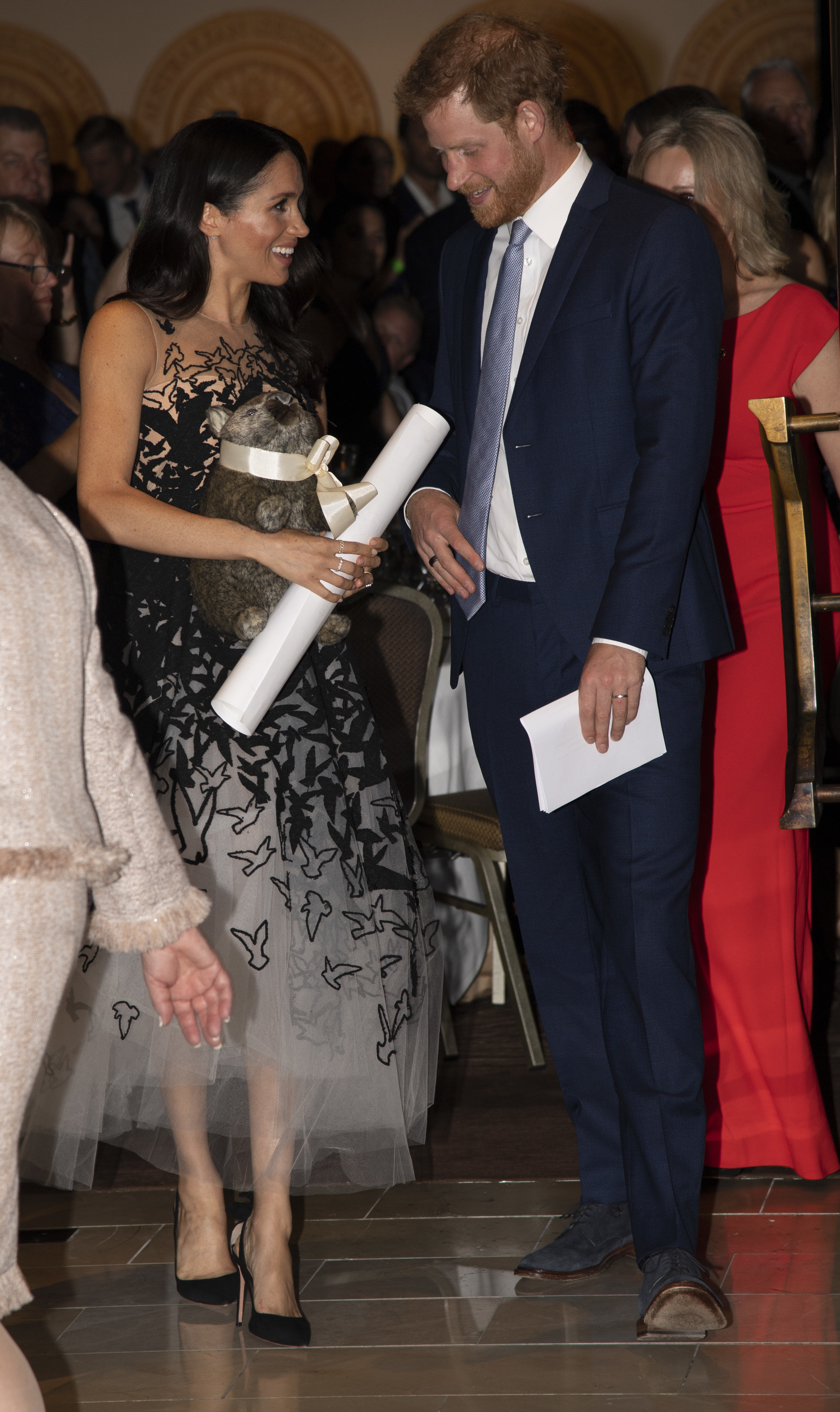 meghan markle oscar de la renta bird dress