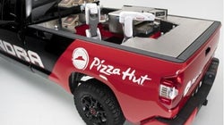 Φορτηγάκι που φτιάχνει πίτσες! Η καινοτομία αλυσίδας πίτσας που αλλάζει τα δεδομένα