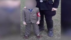 Πατέρας έντυσε τον γιο του Χίτλερ. Αλλά αυτός ντύθηκε κάτι χειρότερο