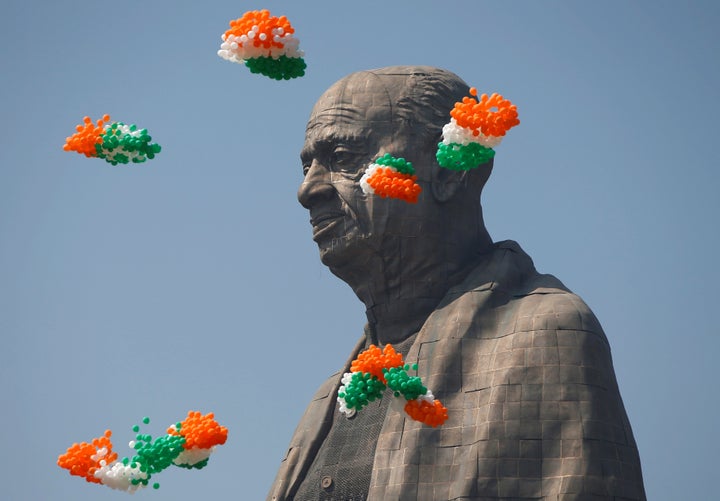 Balloons fly around the face of the statue of & nbsp; Sardar Vallabhbhai Patel when officially signed.