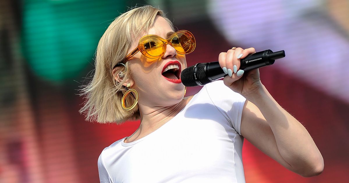 Carly Rae Jepsen's 'Party For One' Is A Battle Cry For Single People ...