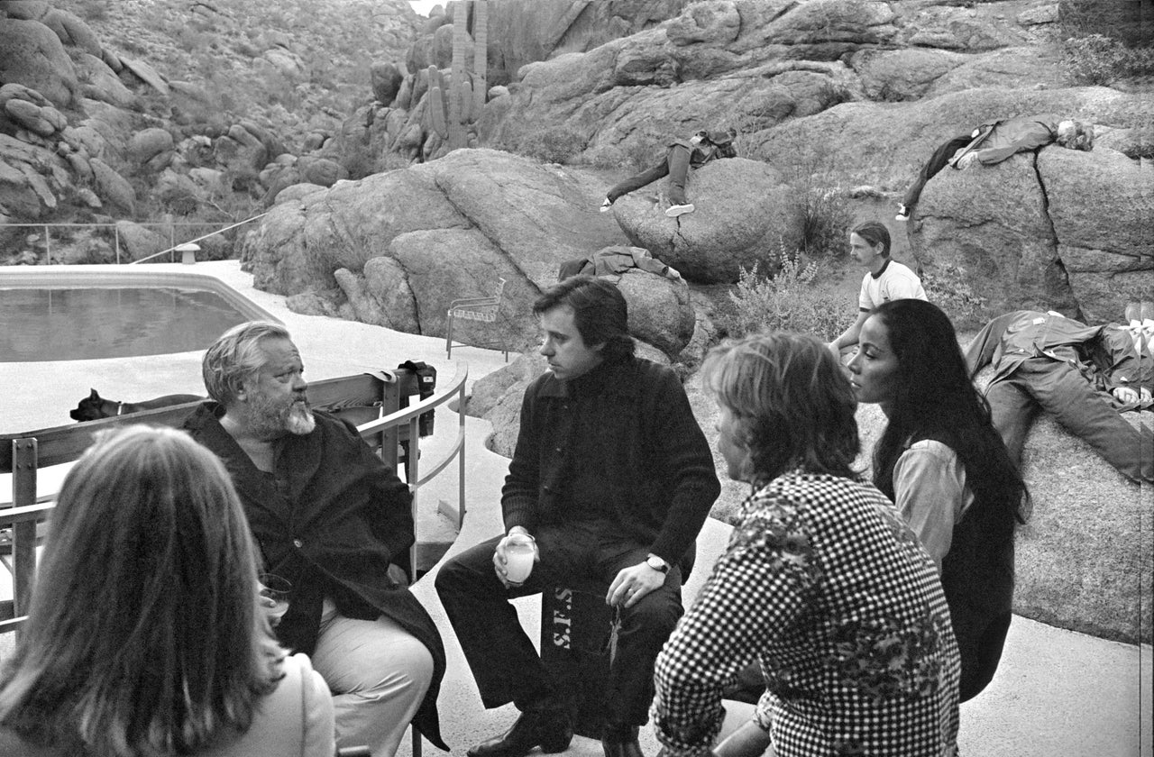 Cybill Shepherd, Orson Welles, Peter Bogdanovich, Gary Graver, Oja Kodar and Bill Weaver.