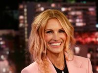 Julia Roberts' Infamous Armpit Hair Reveal Was a Statement—But Not the One  You Think