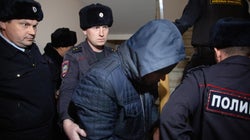 Σκάνδαλο στη ρωσική αστυνομία: Σύλληψη τριών αστυνομικών για τον βιασμό μιας συναδέλφου τους