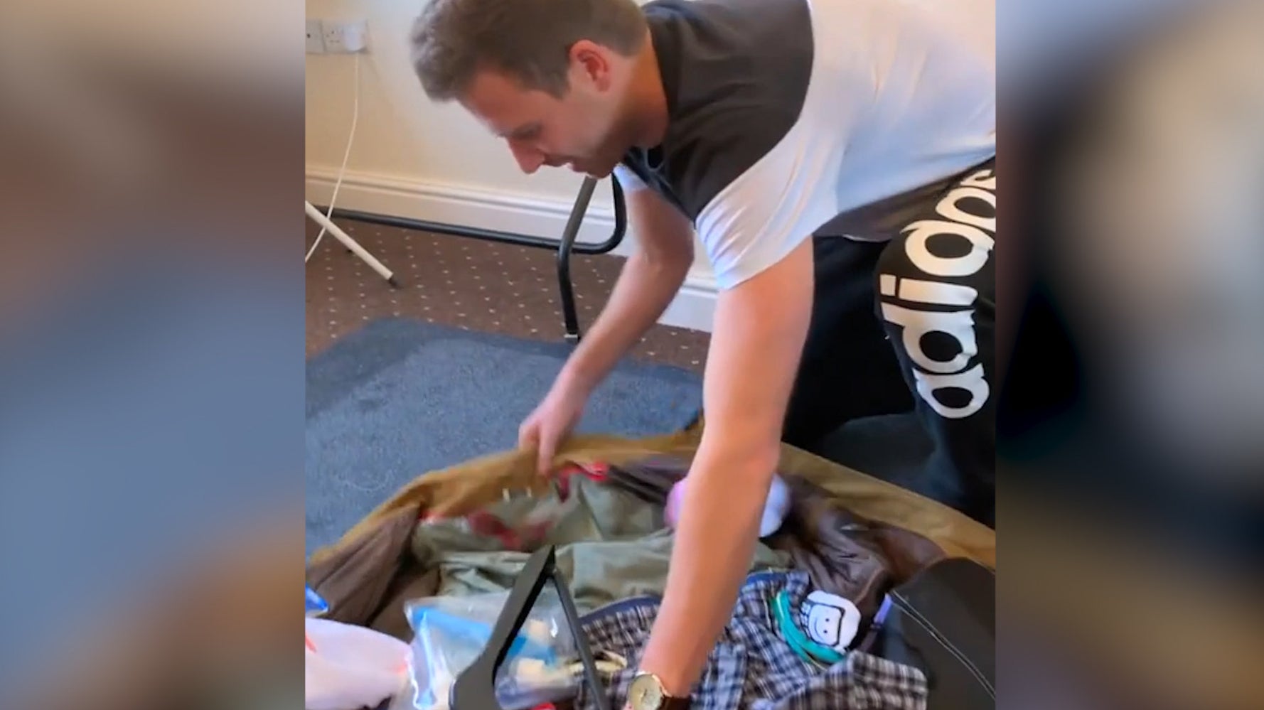 Man Beats RyanAir Luggage Rules With Special Coat HuffPost UK Life