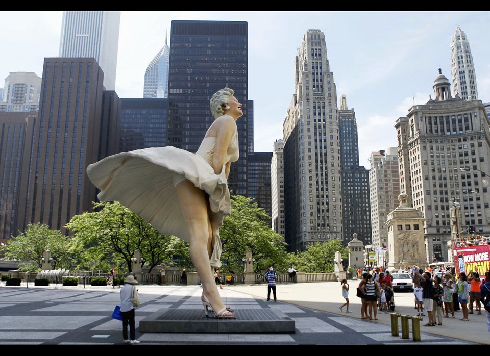 After liking it hot in Palm Springs, Marilyn Monroe statue moving on - Los  Angeles Times