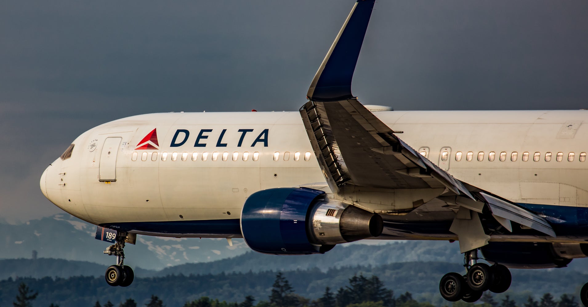 Delta Passenger Pissed After Being Forced To Sit In Poo