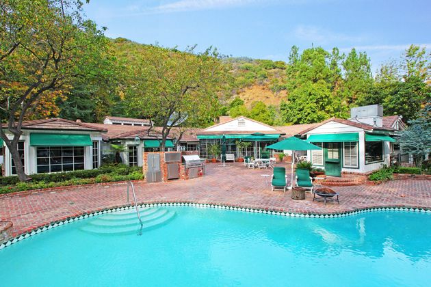 Robert Taylor Ranch Back On The Market At 28 Million Photos Huffpost