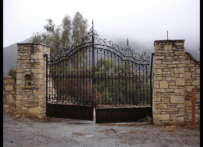 Gates to Murphy Ranch
