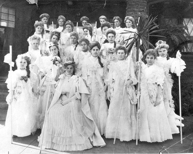 1906 Queen Elsie Armitage Court