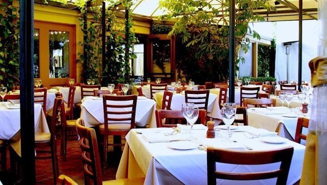 Hollywood Lunch Top La Restaurants Where You Can Flex Some Hollywood Lunch Top La Restaurants Where You Can Flex Some Muscle Photos Huffpost