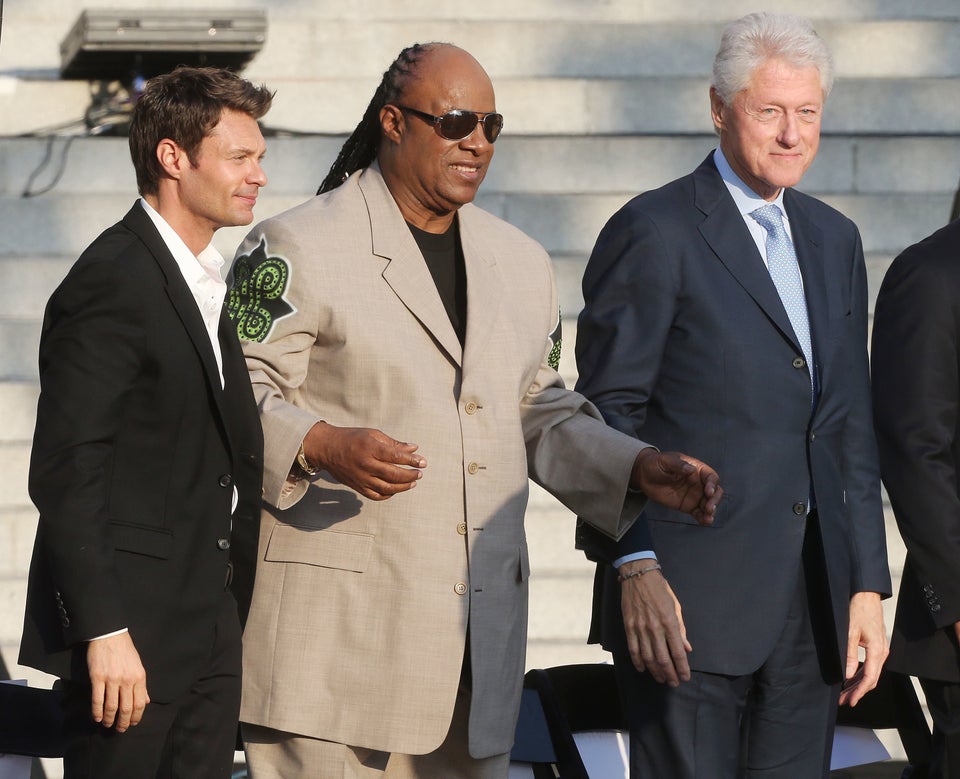 President Bill Clinton Pays Tribute To Mayor Antonio Villaraigosa At CelebrateLA!