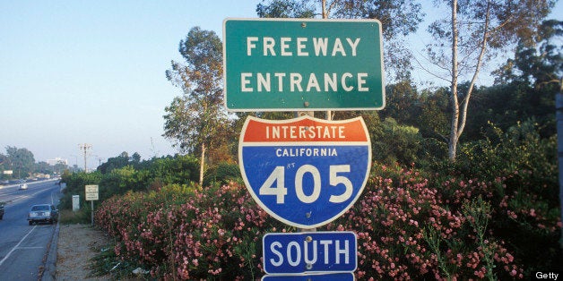 A sign for the 405 San Diego freeway entrance