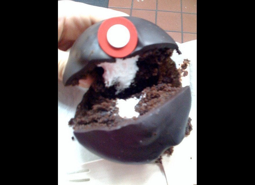 <a href="http://www.sprinkles.com/" target="_hplink">Sprinkles Cupcakes</a>
9635 S Santa Monica Blvd.
Beverly Hills, CA 90