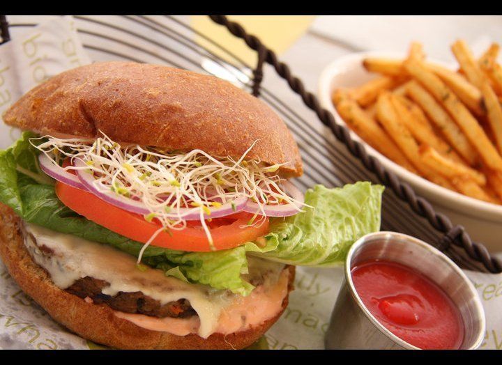 Veggie Burger: M Cafe