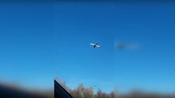 Βίντεο: Αεροπλάνο φάνηκε «σταματημένο» στον αέρα (και τα social media τρελάθηκαν)
