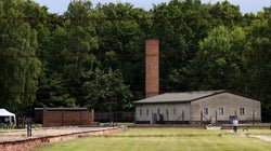 94χρονος πρώην φύλακας των Ναζί κλαίει στη δίκη του μετά τις περιγραφές των ίδιων του των θυμάτων