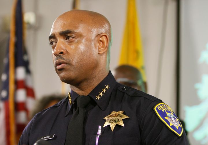 Anthony Batts Oakland Police Chief Resigns Huffpost