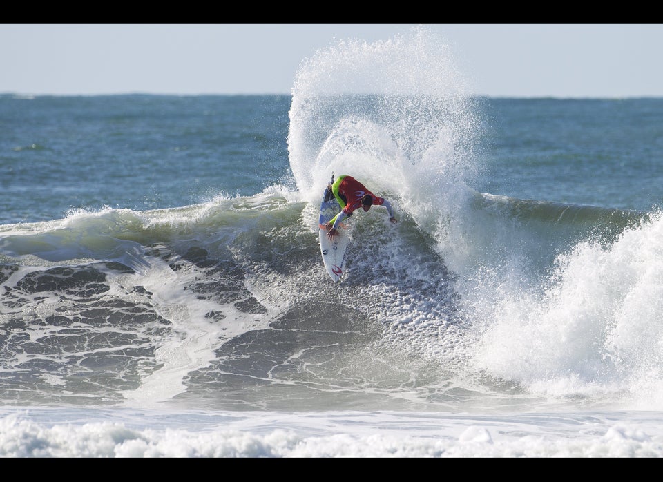 Gabriel Medina solid backhand hack. ©ASP/Kirstin