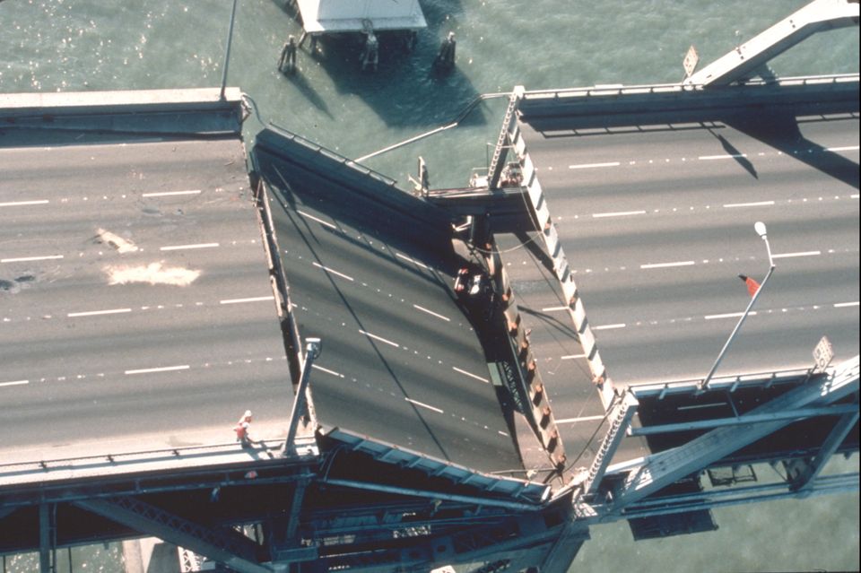 San Francisco-Oakland Bay Bridge collapse, 1989
