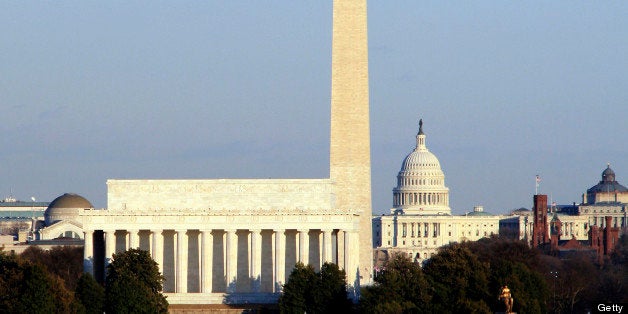 Washington DC skyline, featuring the US Capitol building, Lincoln Memorial, the Washington Monument and the Smithsonian Institute.