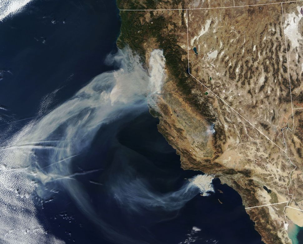 Stunning Nasa Photos Show Californias Devastating Wildfires From Space