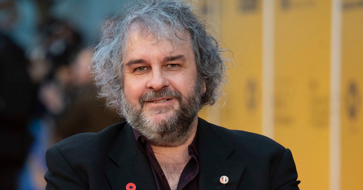 Хоббит: Нежданное путешествие (2012) - Peter Jackson as Running Dwarf in Erebor