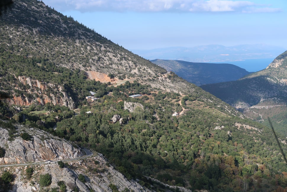 Η θέα από τον πύργο. Στο βάθος ο Αργολικός Κόλπος