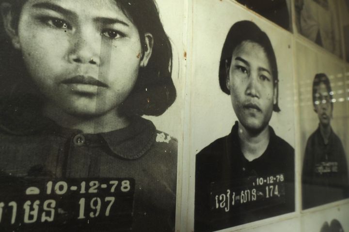 Εικόνες αρχείου με θύματα των Ερυθρών Χμερ