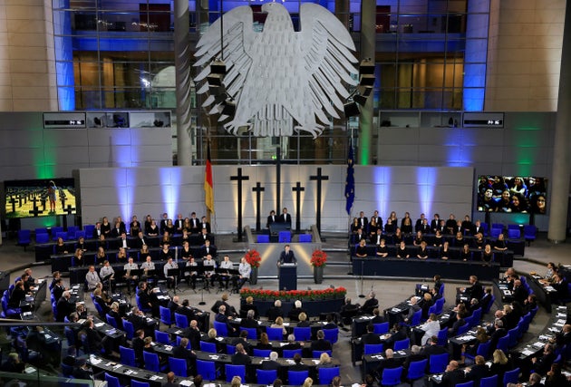 Der Bundestag am Volkstrauertag.