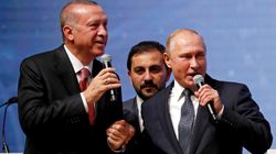 Χέρι - χέρι Πούτιν και Ερντογάν σε πανηγυρική τελετή για τον αγωγό Turkstream
