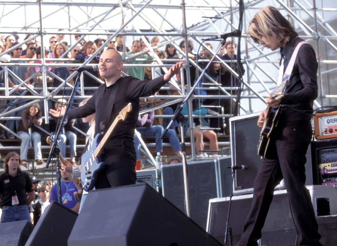Corgan and Iha perform at the Tibetan Freedom Concert in 1996.