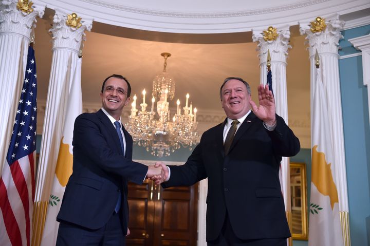 Ο υπουργός Εξωτερικών των ΗΠΑ, Μάικ Πομπέο, με τον Κύπριο ομόλογό του Νίκο Χριστοδουλίδη.
