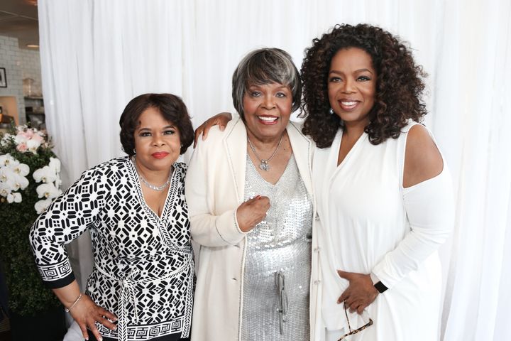Vernita Lee (center) with her daughters Patricia Amanda Faye Lee (L) and Oprah Winfrey (R) at Vernita’s 80th birthday party.