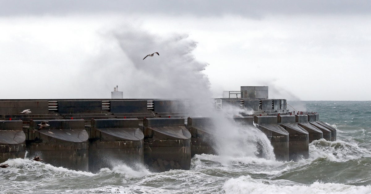 UK Weather: Storm Diana To Pelt Britain With Heavy Rain And 80mph Gales ...