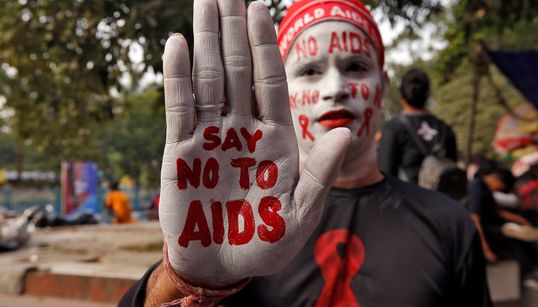 Είμαστε κοντά στη θεραπεία του AIDS; Οι ειδικοί έχουν καλά