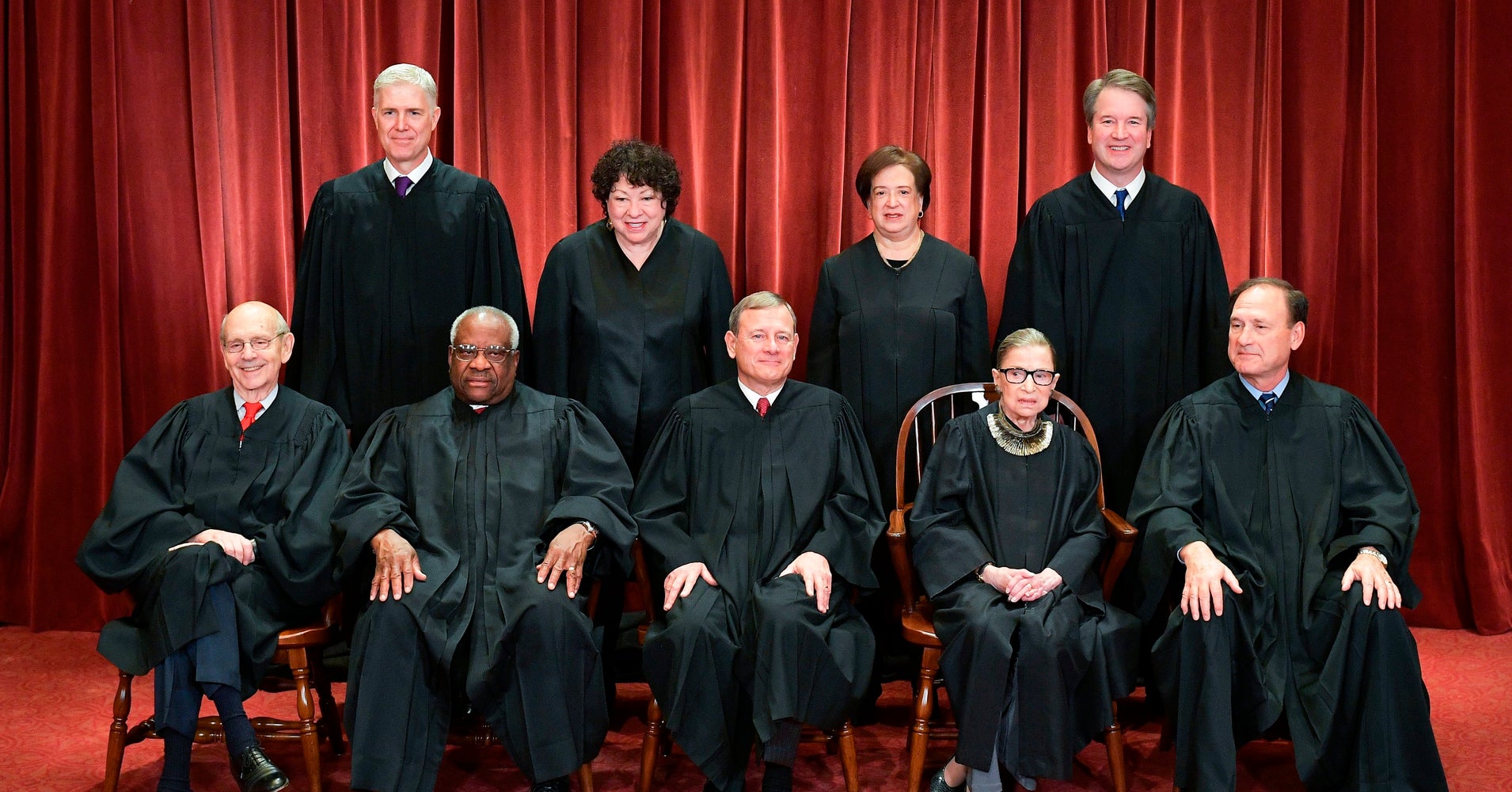 Us Supreme Court Justices Pose For 2018 Class Photo Twitter Users Chime In Huffpost 