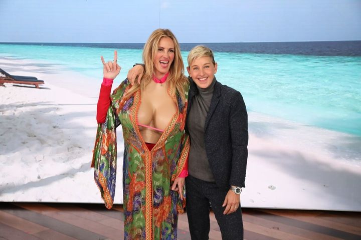 Julia Roberts gets an Instagram makeover on the Nov. 30 episode of "The Ellen DeGeneres Show."