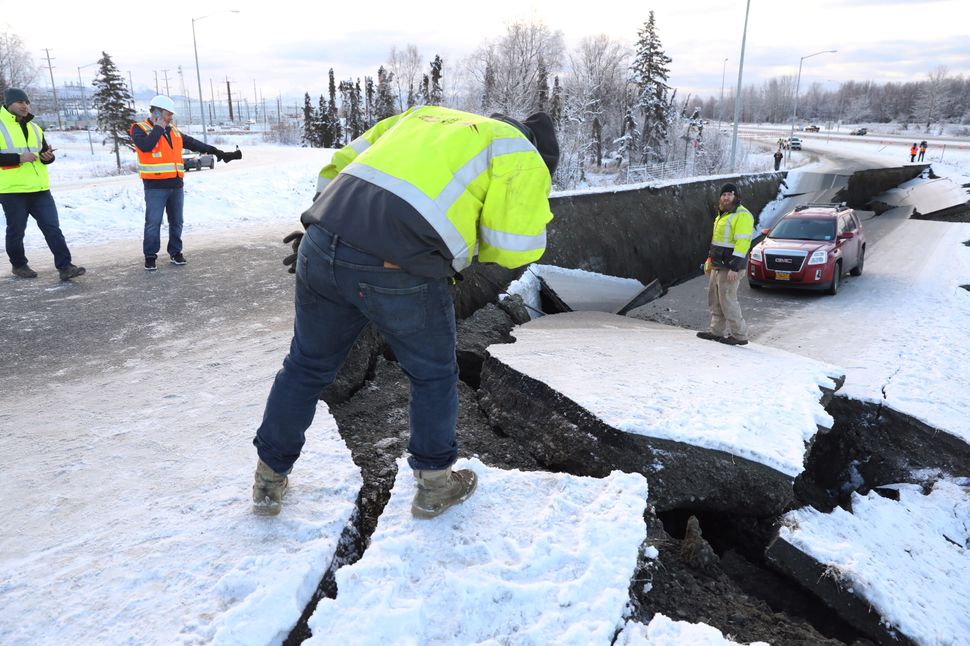 Photos Show Anchorage, Alaska, After BackToBack Earthquakes HuffPost