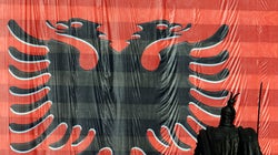 Η Αλβανία ξαναγράφει την ιστορία της: η αποκατάσταση των «εχθρών του