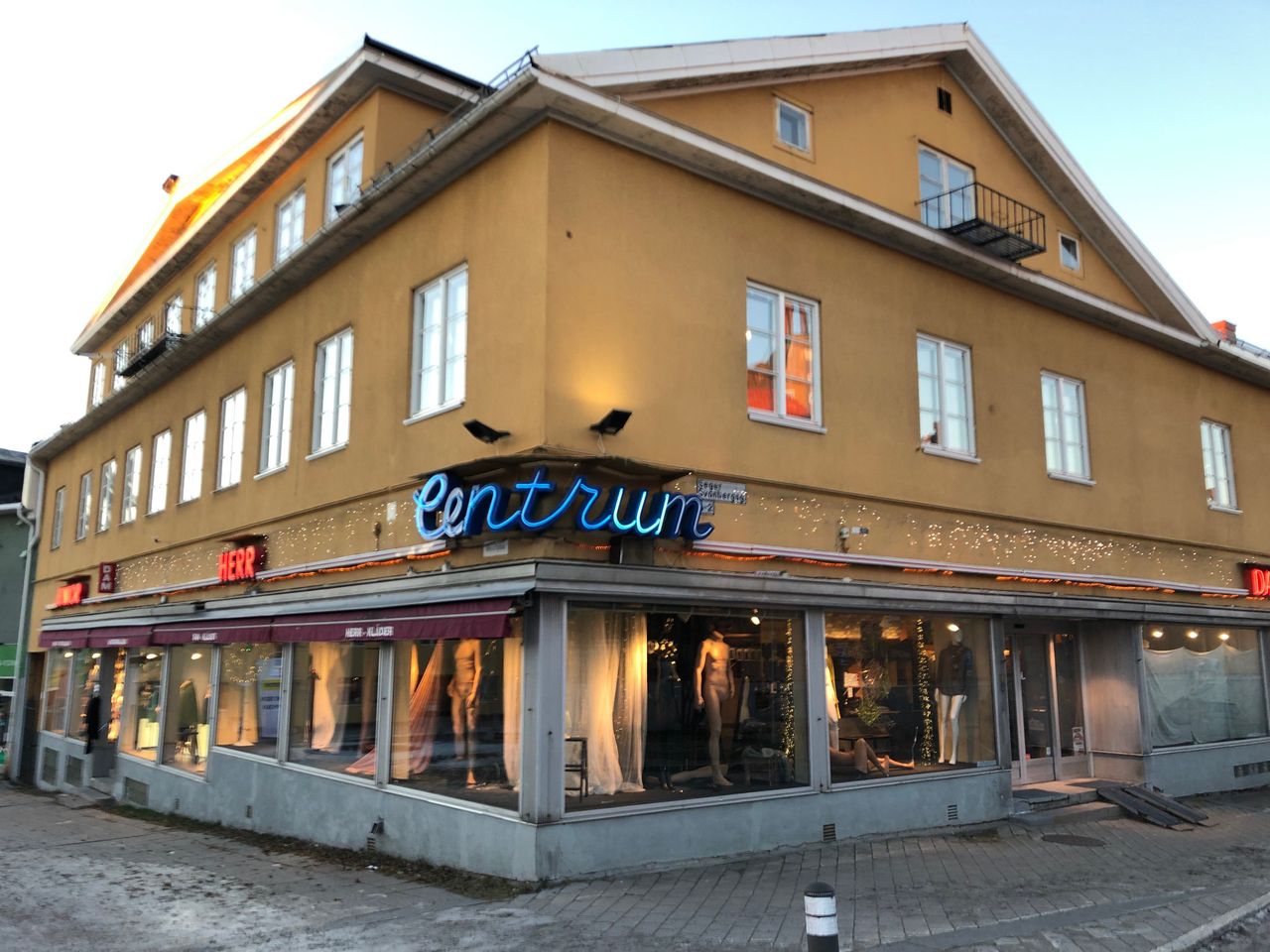 Centrum, a clothing store and landmark in Kiruna's existing city center.