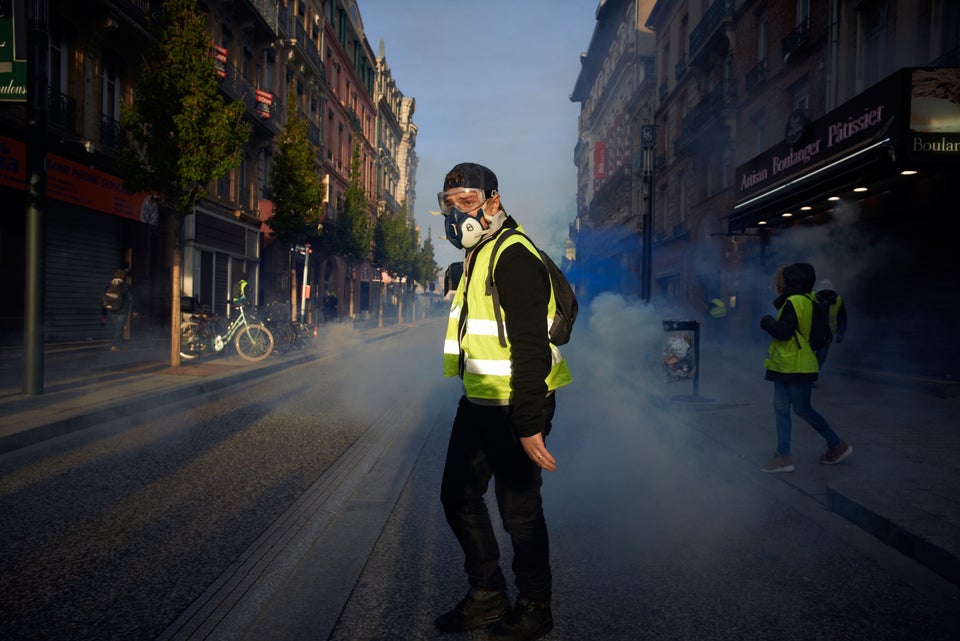 Ein Demonstrant am Samstag in Paris.